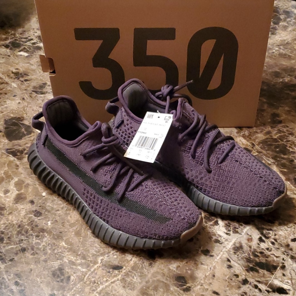 AUTHENTIC YEEZY BOOST 350 V2 *CINDER*